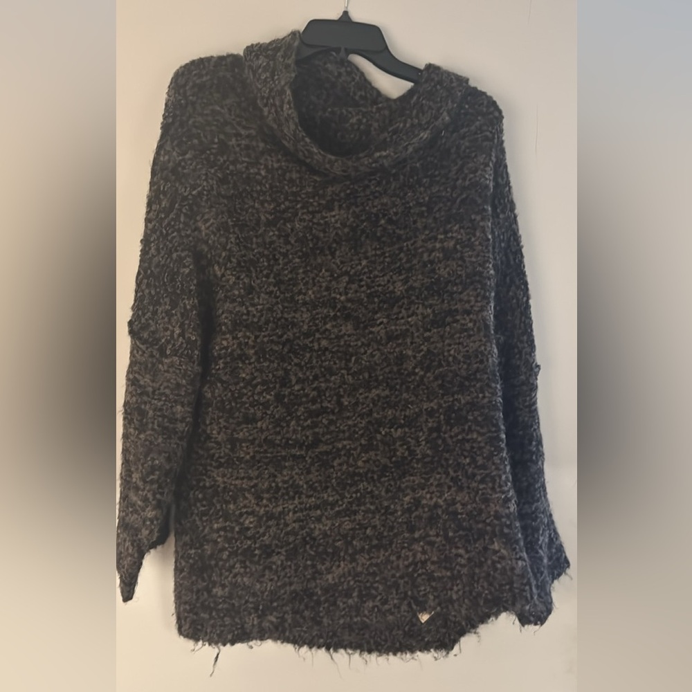 Free People trendy crocheted oversized sweater size small